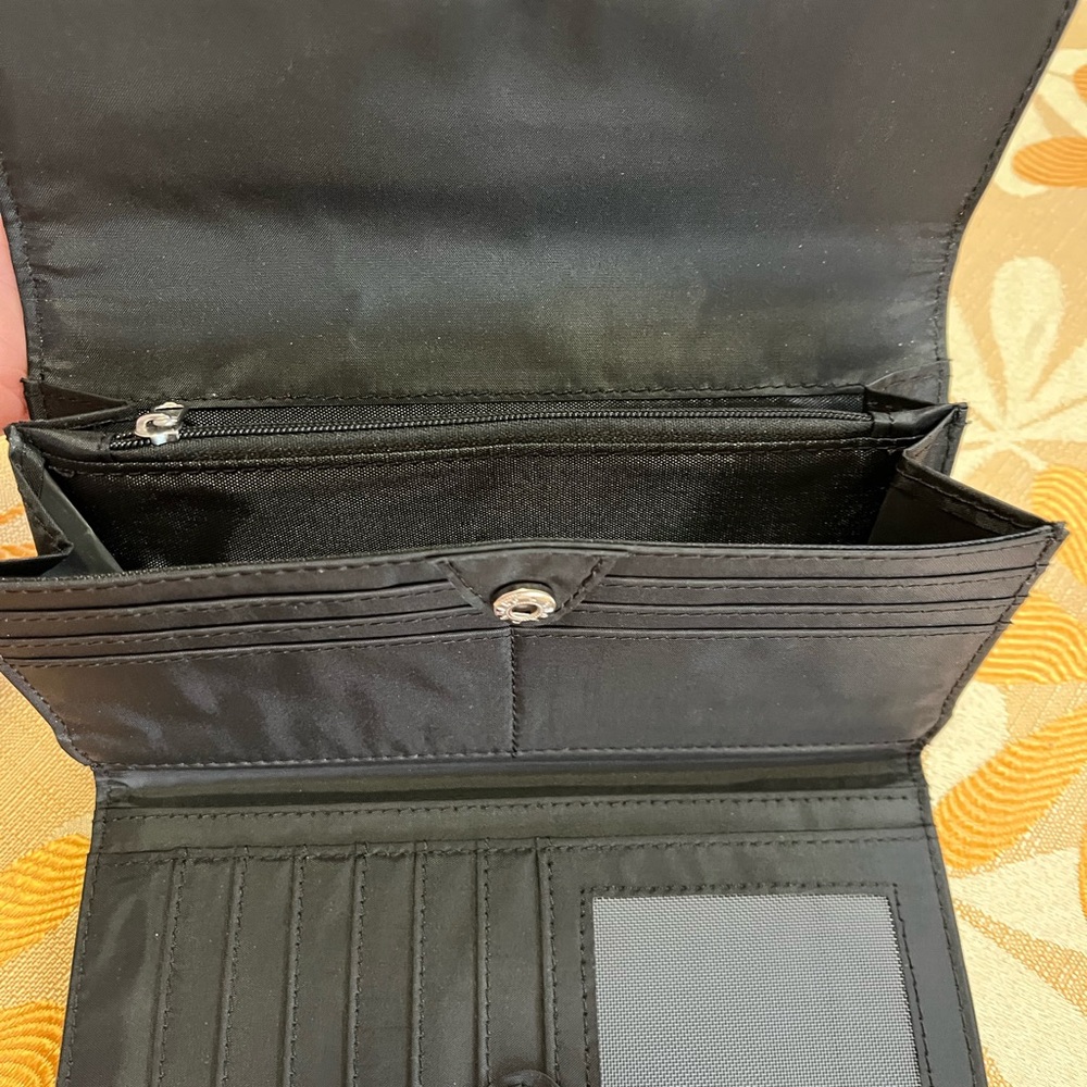 Tahari Elegant Black Wallet with Silver Detail - Picture 4 of 5